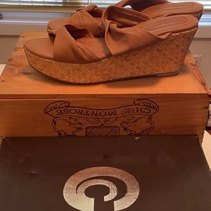 New 9.5 Tan Leather Corso Como Platform Sandal